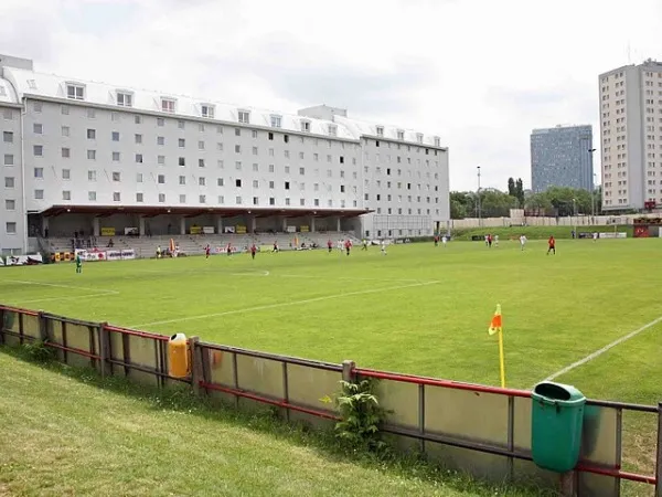 FavAC - Platz Stadium