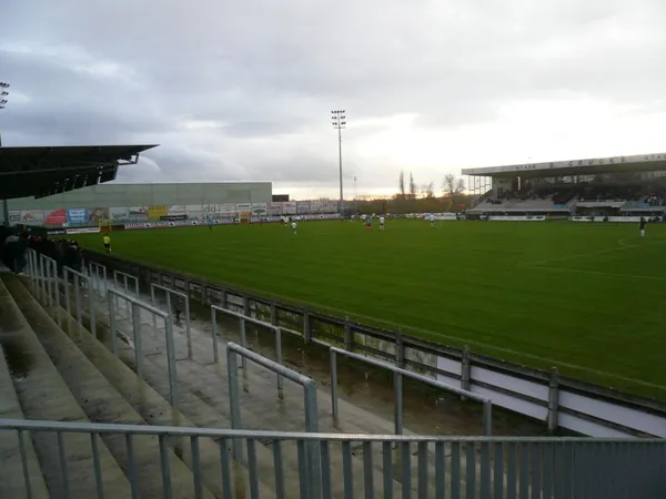 Orphale Cruckestadion Stadium