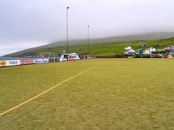 Við Kirkju